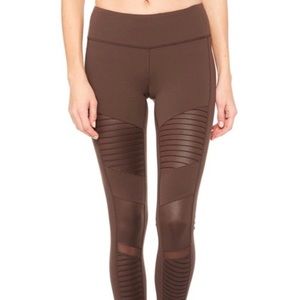 Alo Yoga Moto Legging in chocolate brown